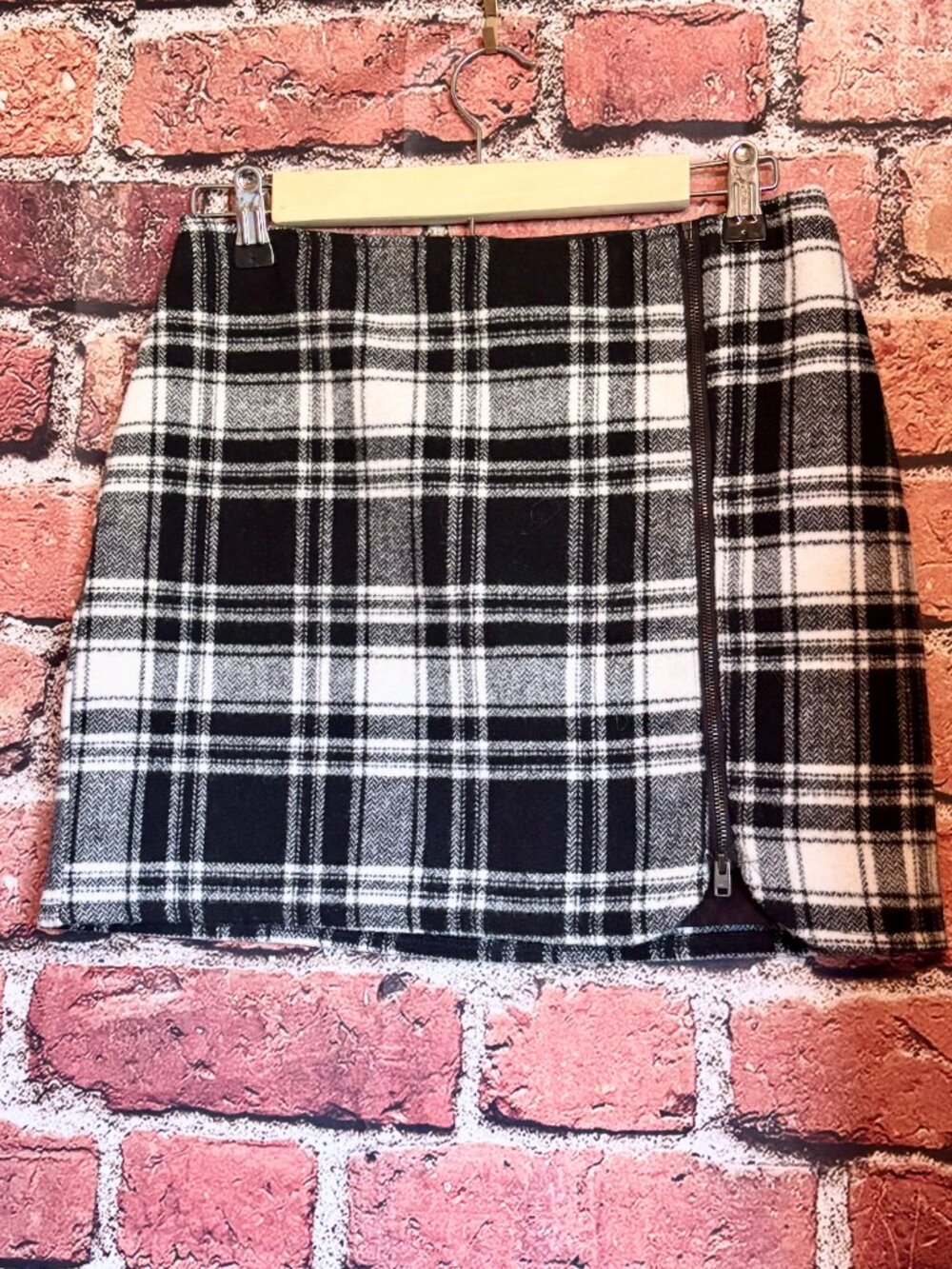 Hollister Black and White Plaid Skirt Sz 3 XS small